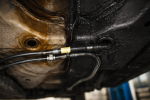 Undervognsbehandling uden tryllestøv: Sådan vælger du rigtigt (og spotter “sort maling” på afstand)